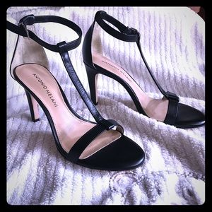 Never worn Antonio Melani Heeled Sandal 6M
